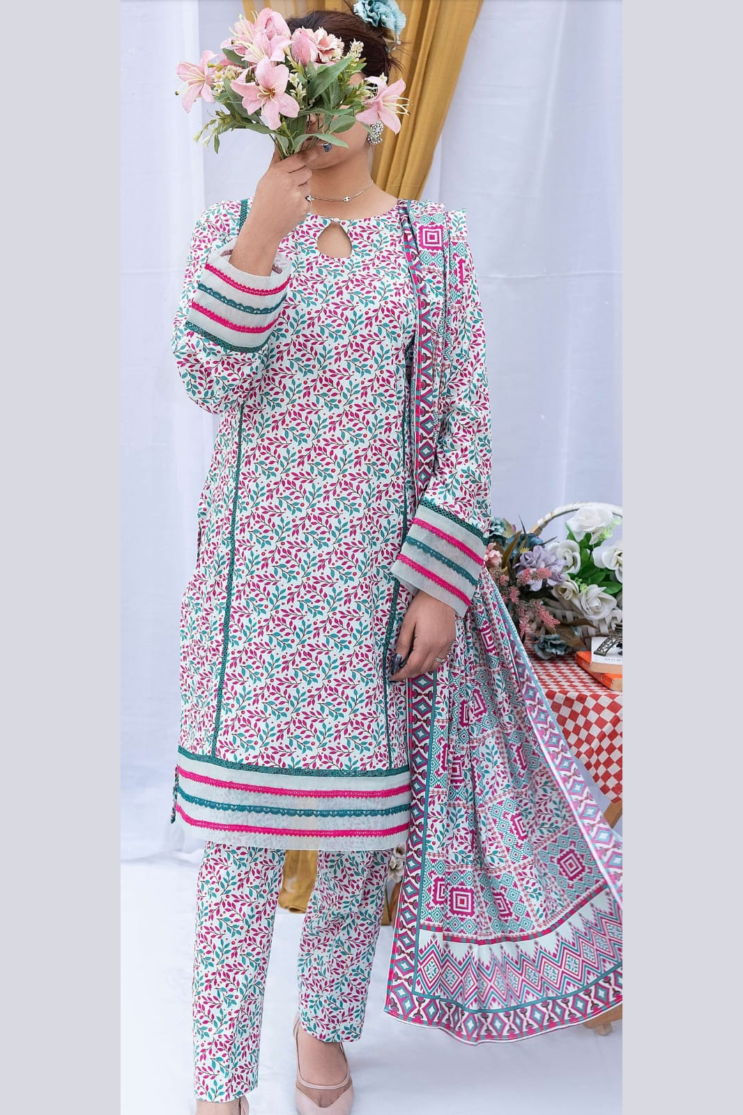 PRESENTING NOOR E CHASHAM BY SAPHONA Stylelibas.com