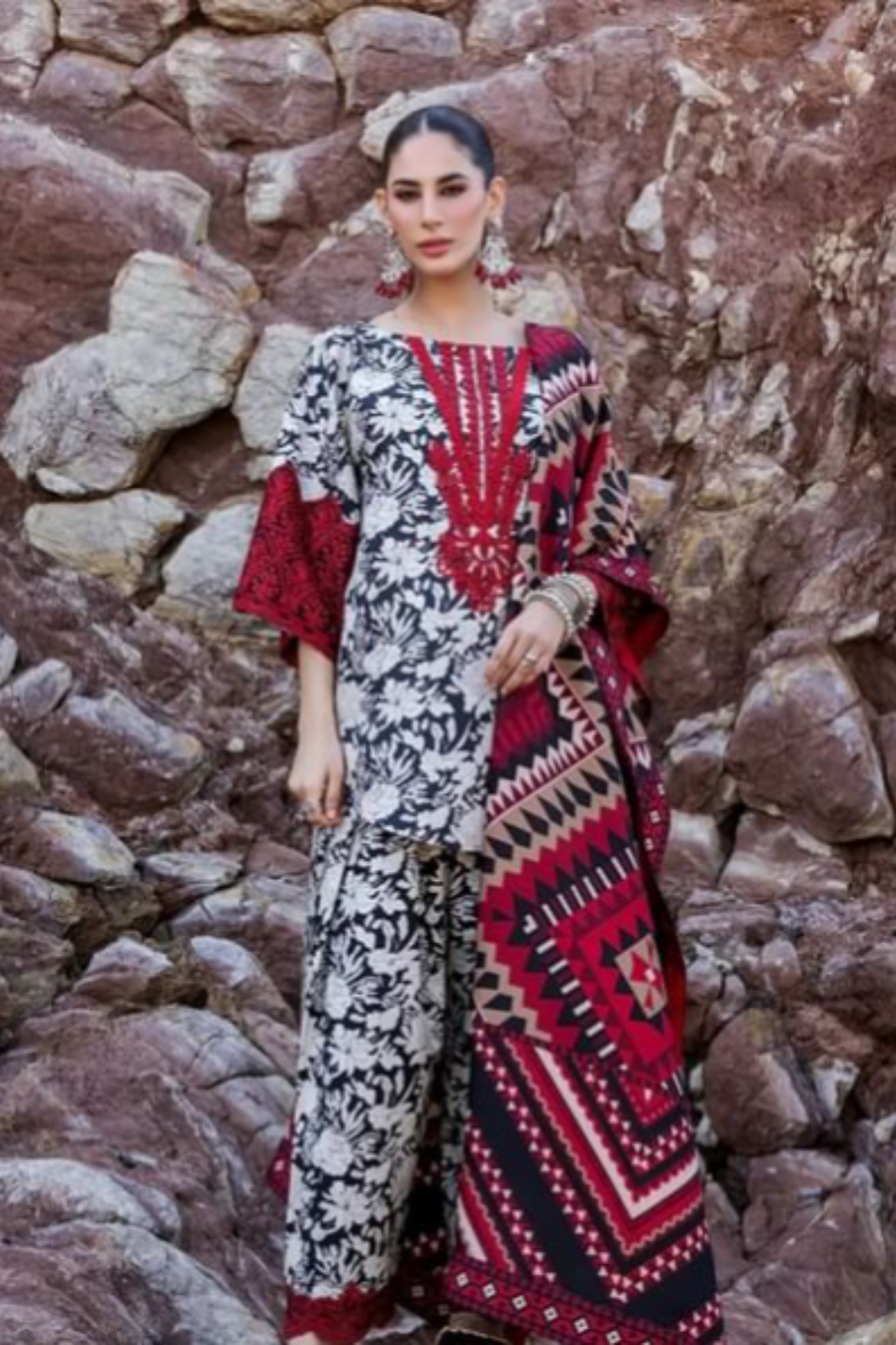 Zainab Chottani Luxury Lawn by stylelibas.com